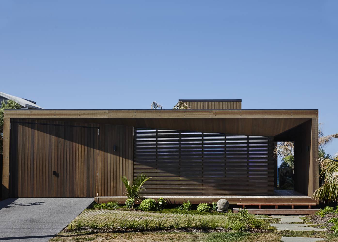 Papamoa Beach House by Herbst Architects