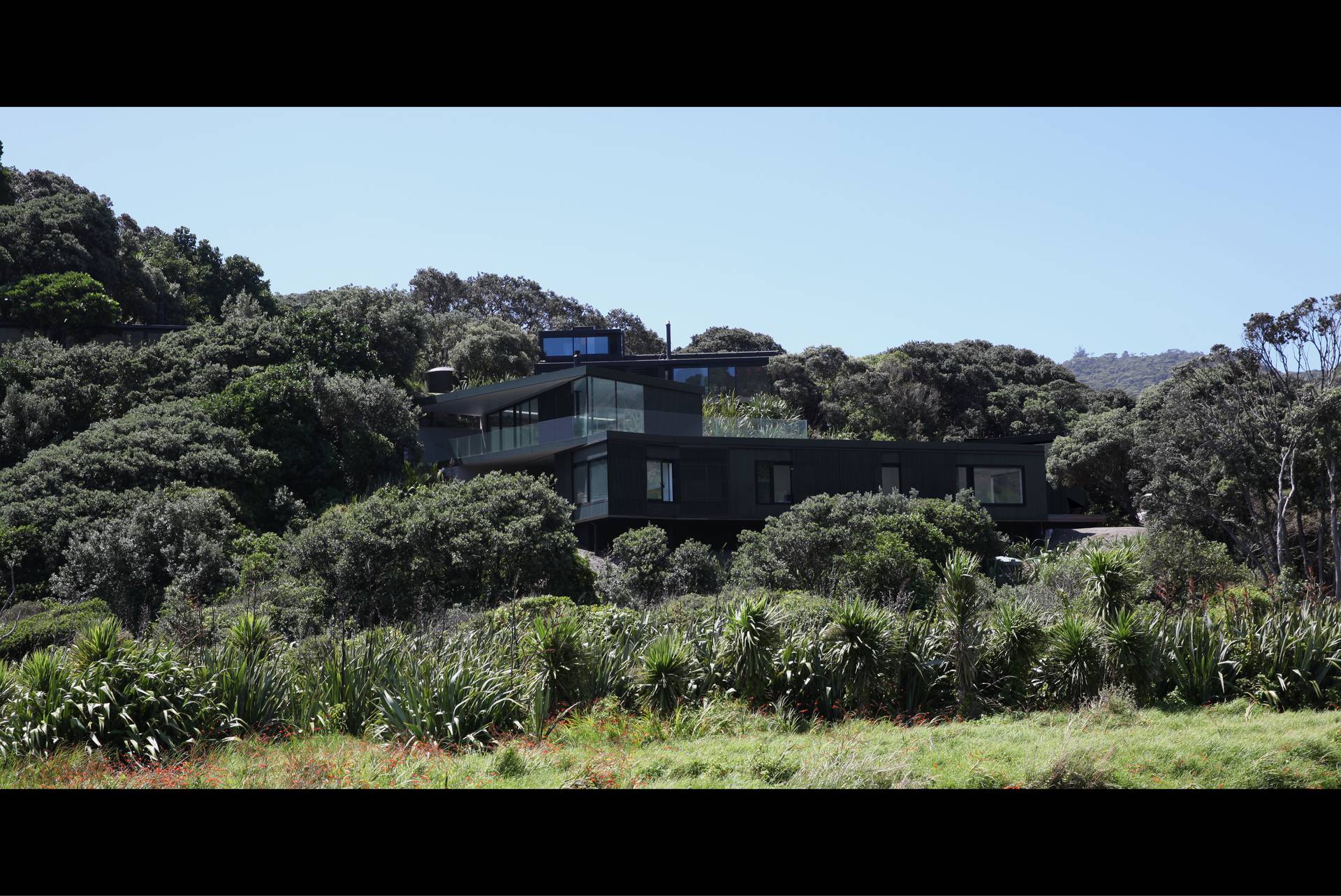 Karekare house by Herbst Architects