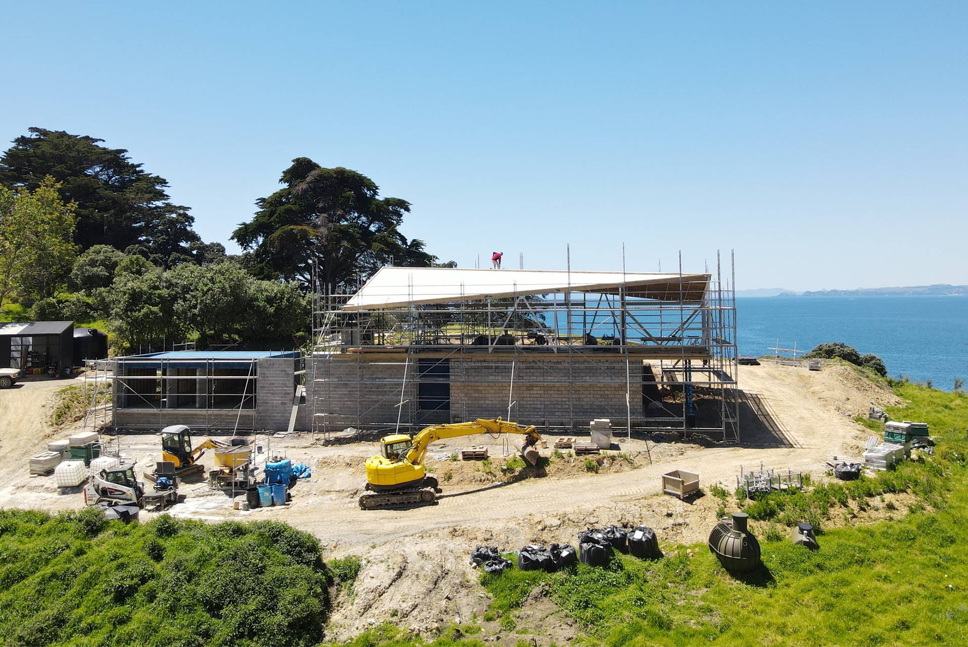 Rakino House by Herbst Architects