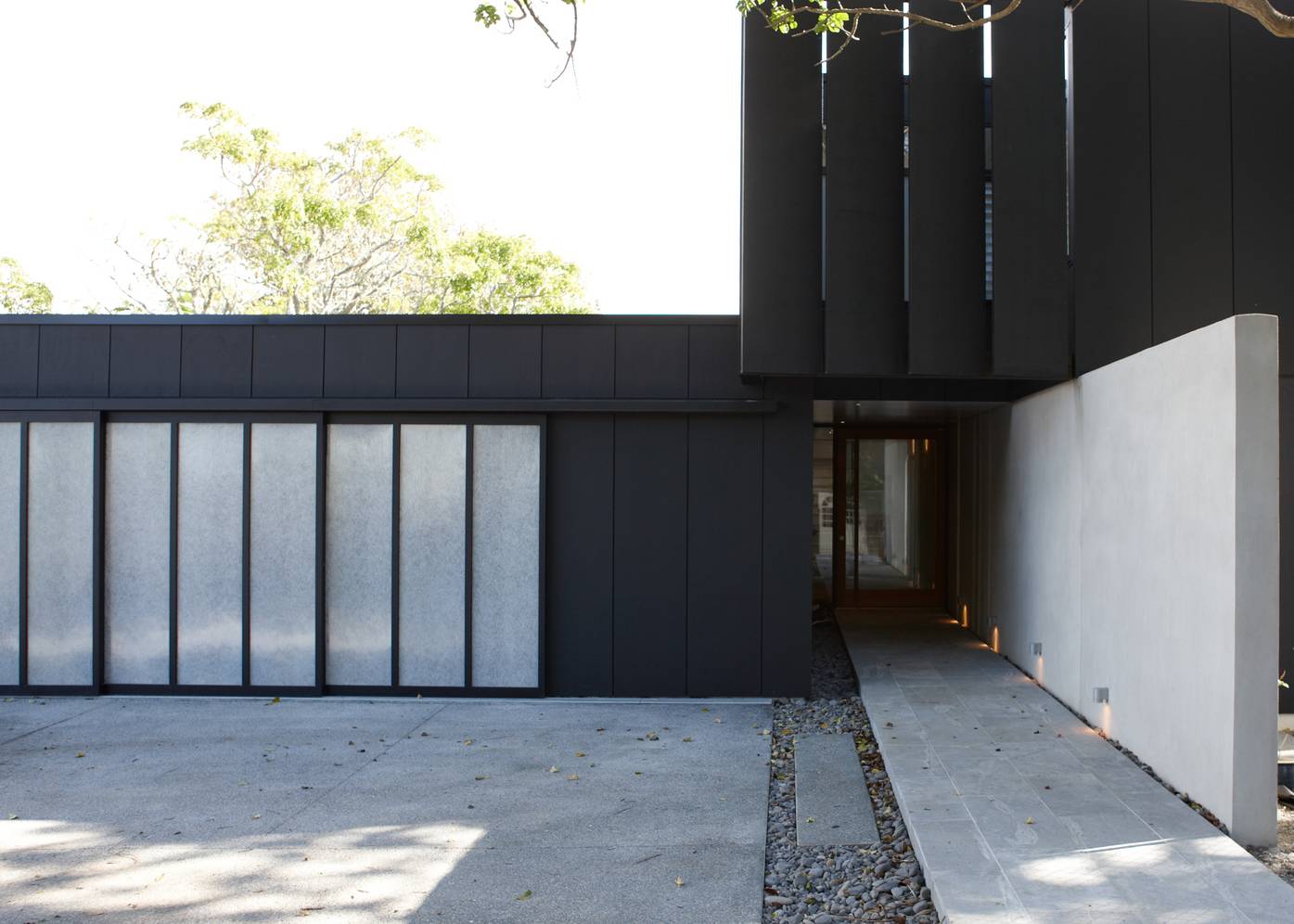 Te Puke Lake house by Herbst Architects