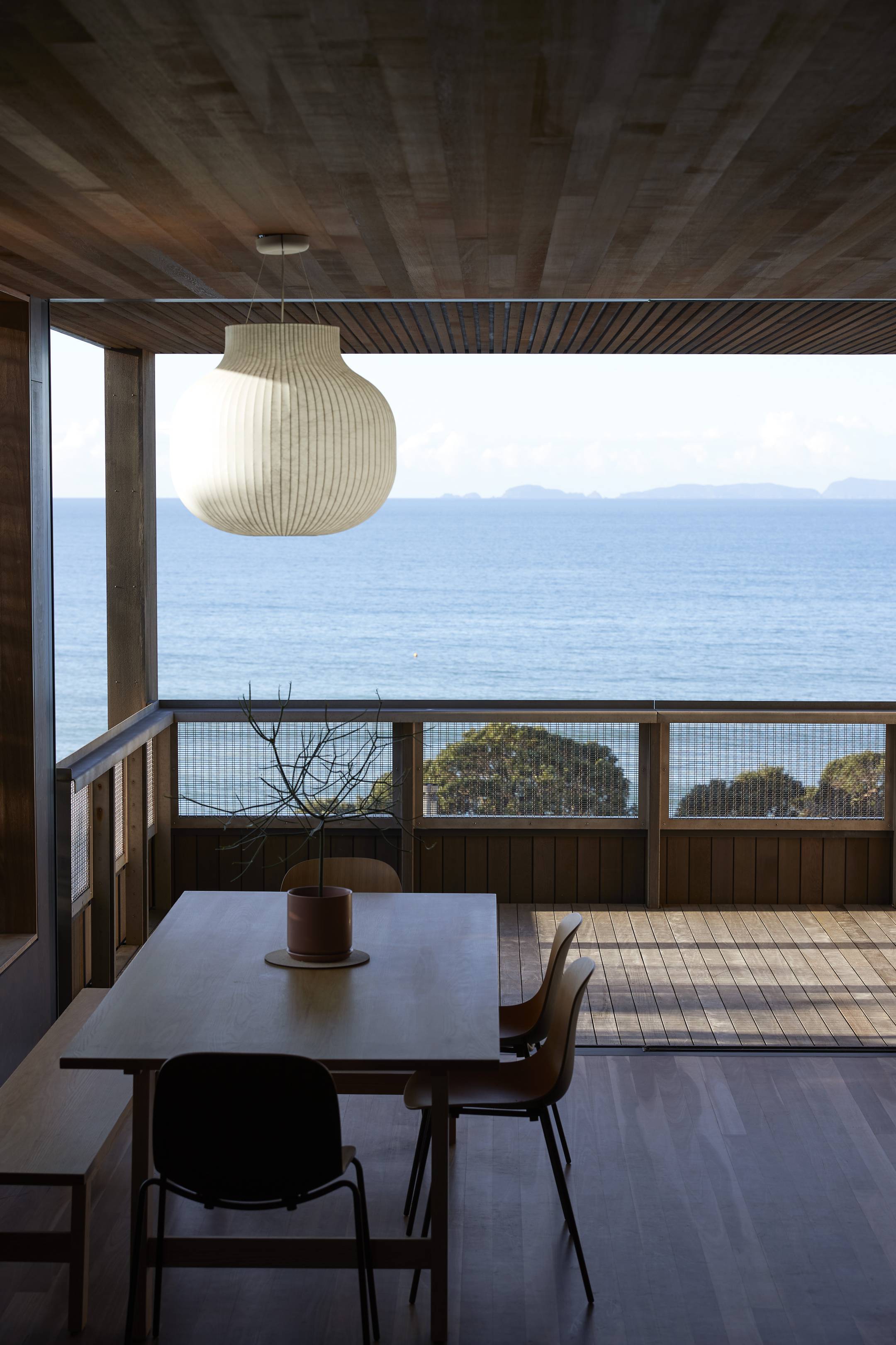 Langs Beach House by Herbst Architects